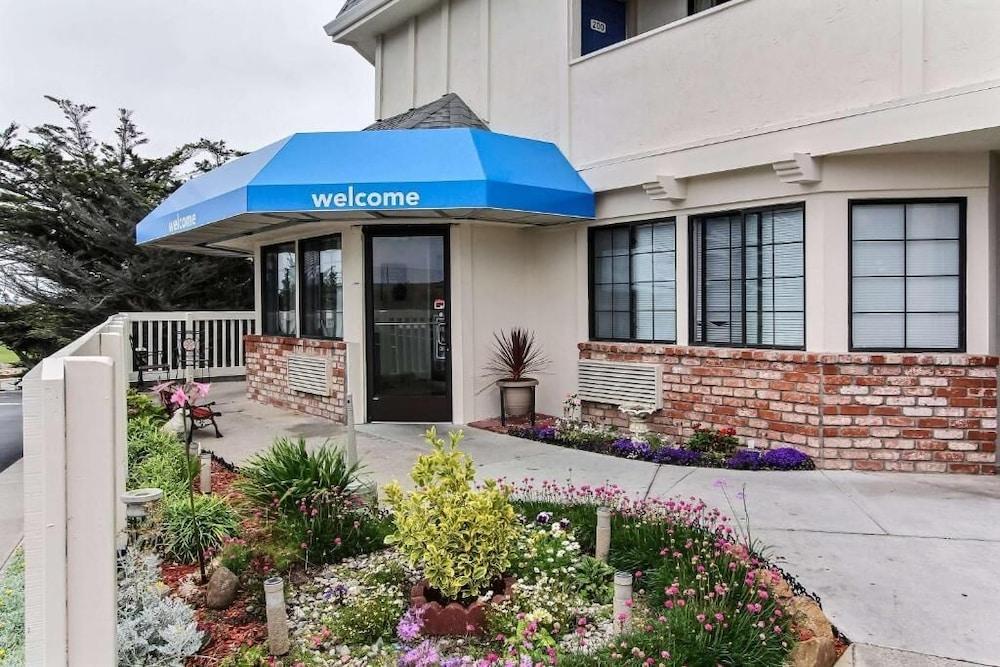 Motel 6-Marina, Ca - Monterey Exterior photo