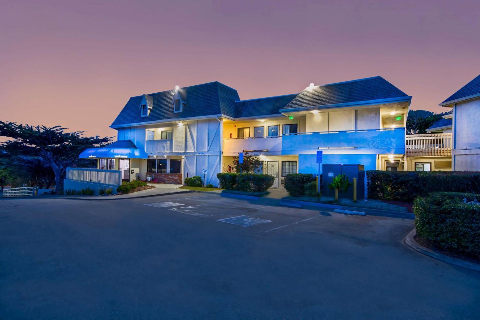Motel 6-Marina, Ca - Monterey Exterior photo