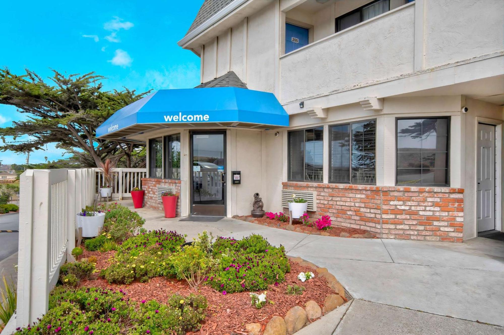 Motel 6-Marina, Ca - Monterey Exterior photo