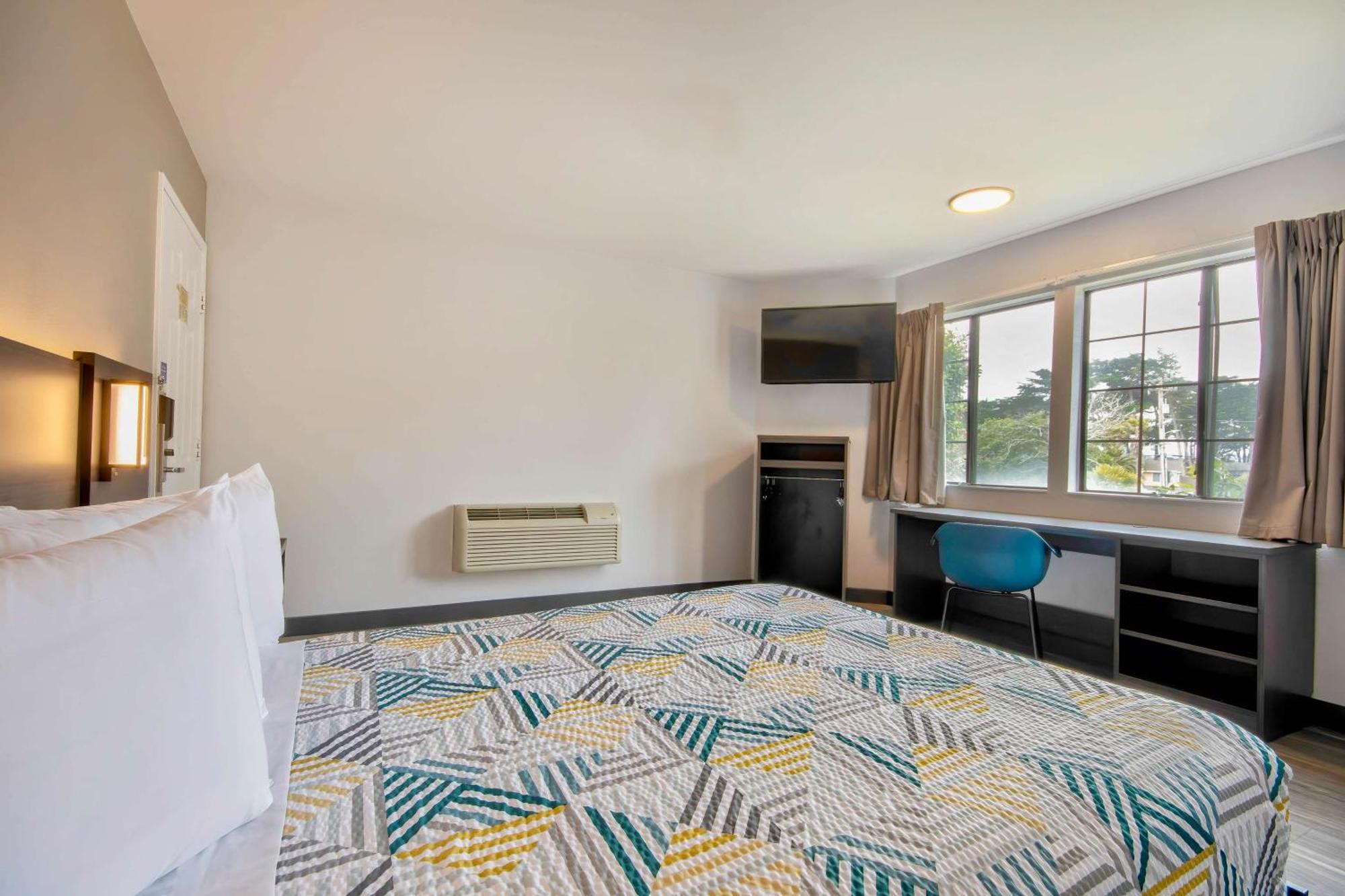 Motel 6-Marina, Ca - Monterey Exterior photo